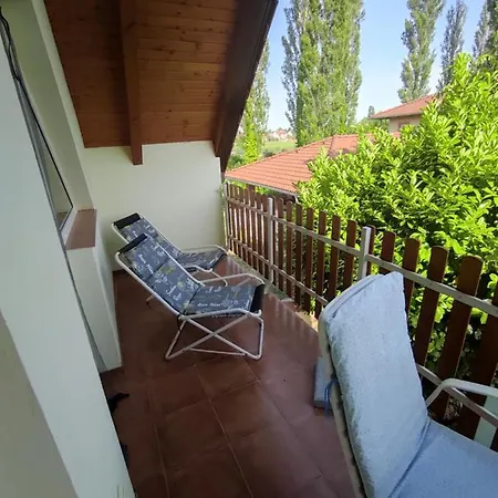 Benaja Swiss Nyaralohaz 別荘 ケストヘイ