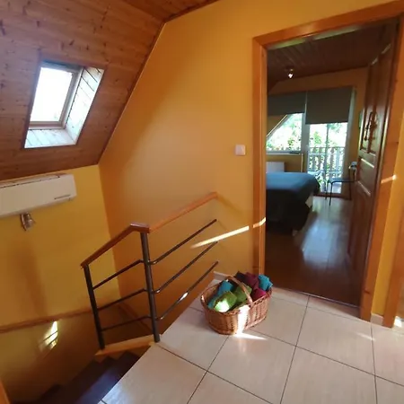 別荘 Benaja Swiss Nyaralohaz *