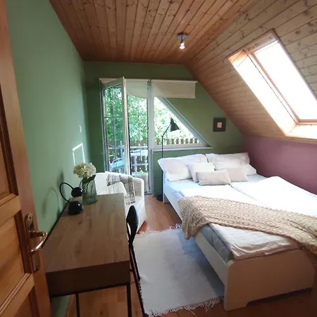 Benaja Swiss Nyaralohaz 別荘 ケストヘイ