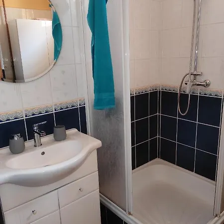 Benaja Swiss Nyaralohaz 別荘 ケストヘイ